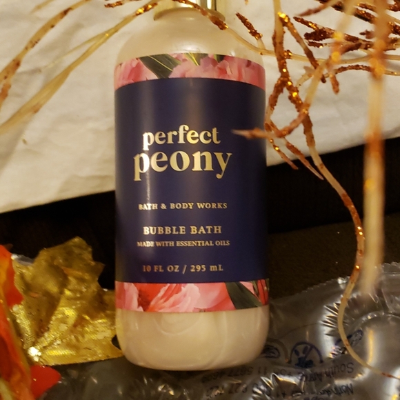 Perfect Peony 4-PC Costmetic Set - Picture 7 of 16